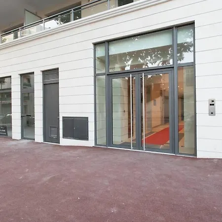 Appartement A12 - 1 Bdr Centre Train Station 5 Min Sea - Ac, Parking & Terrace *