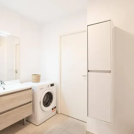 A12 - 1 Bdr Centre Train Station 5 Min Sea - Ac, Parking & Terrace Appartement Antibes